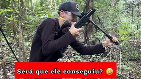 A PRIMEIRA VEZ DELE COM UM COROA .